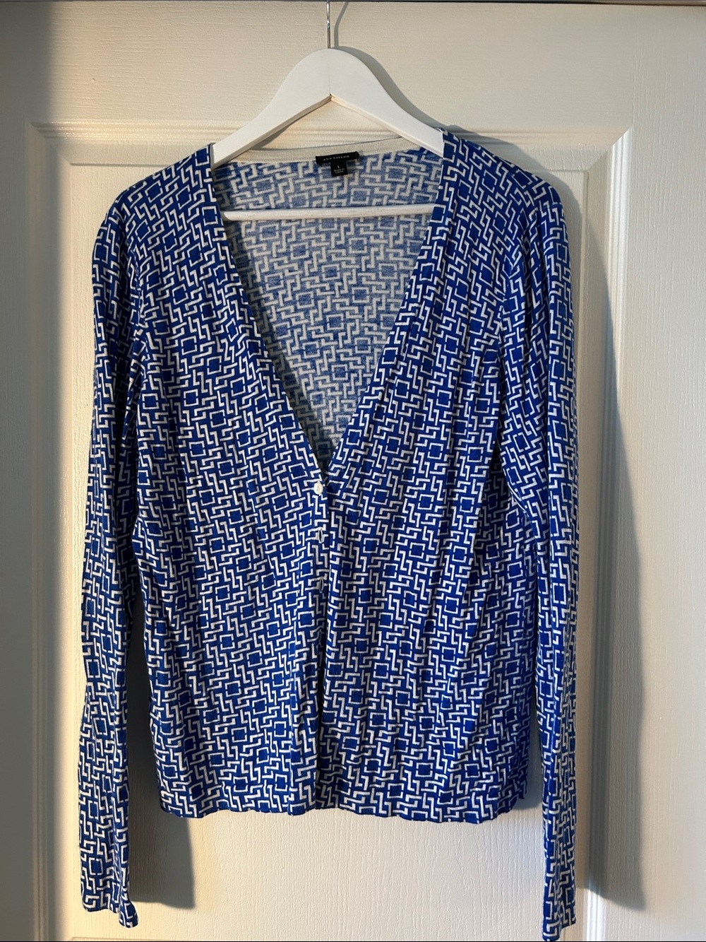 Ann Taylor Blue and White Geometric V-Neck Long Sleeve Cardigan